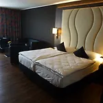Plaza Hotel 3*