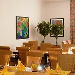 Plaza Hotel 3*