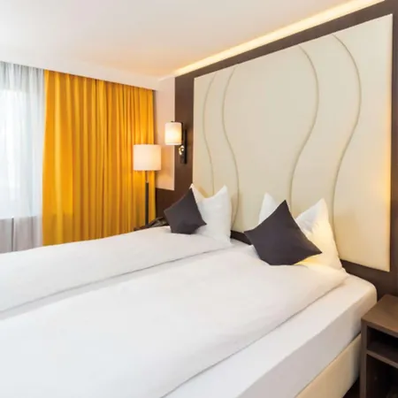 Western Plaza 3*