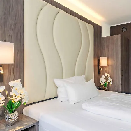 Western Plaza Hotel