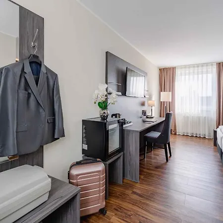 Western Plaza Hotel