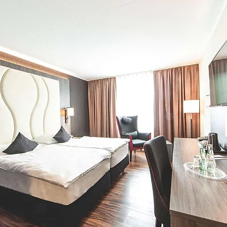 Western Plaza Szálloda 3*