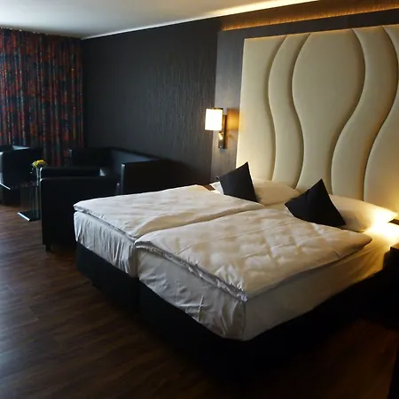 Plaza Otel 3*